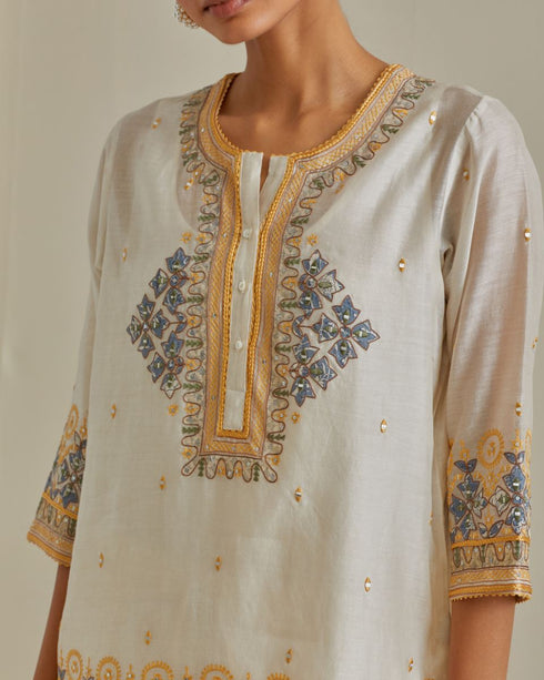 Aaira yellow and off-white short top with pants