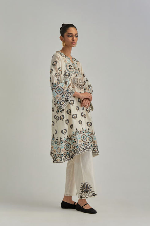 Adwaita off-white abha style kurta set