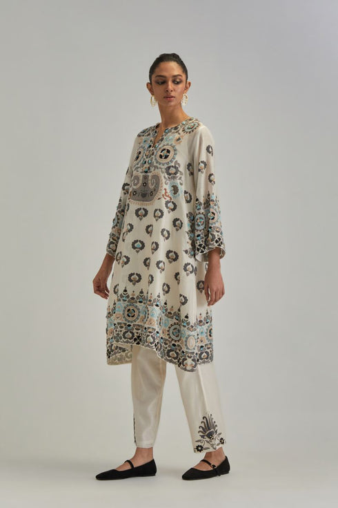 Adwaita off-white abha style kurta set