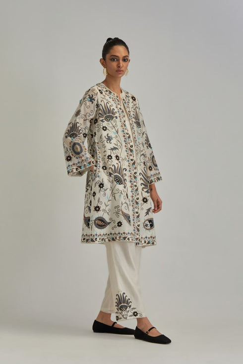 Adwaita off-white short front open A-line jacket set