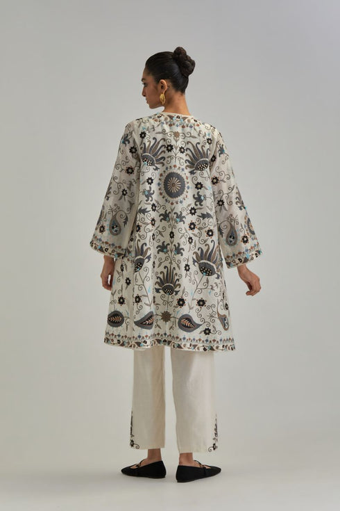 Adwaita off-white short front open A-line jacket set