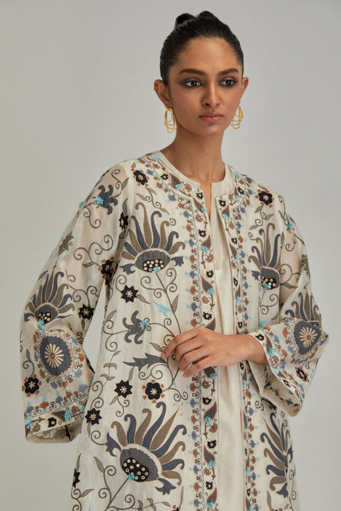 Adwaita off-white short front open A-line jacket set