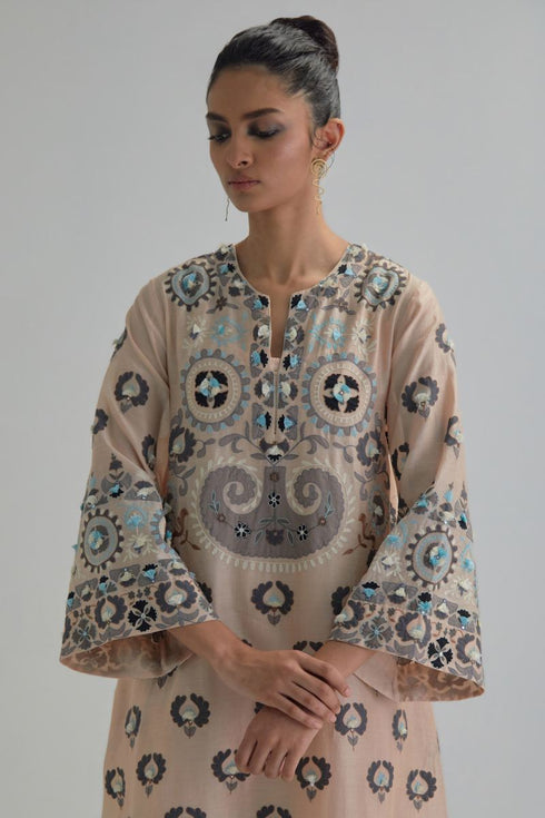 Adwaita pink abha style kurta set