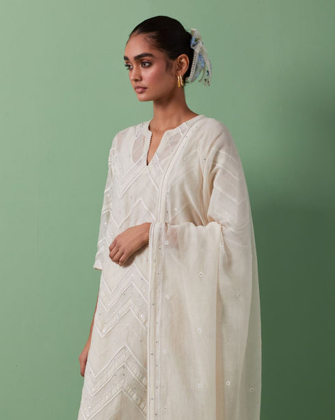 Aheli off white chevron pattern straight kurta set