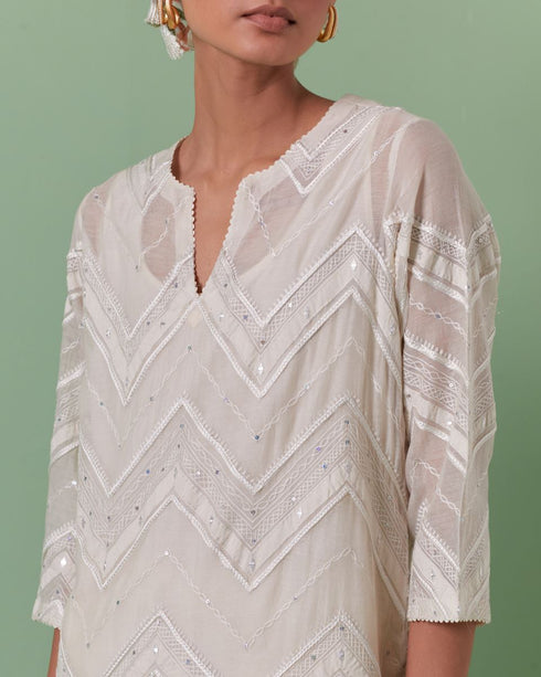 Aheli off white chevron pattern straight kurta set