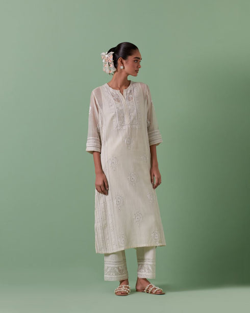 Aheli off white side panel straight kurta set