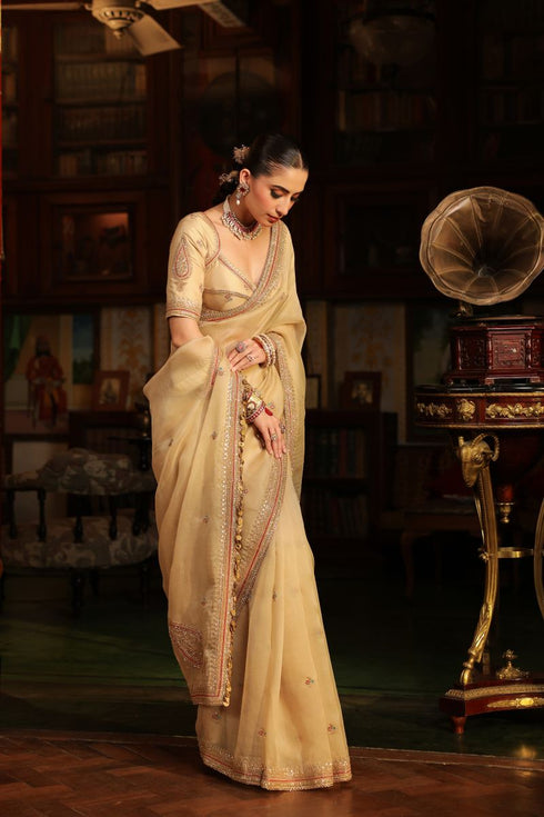 Ahista Ivory Patti Buta Saree Set