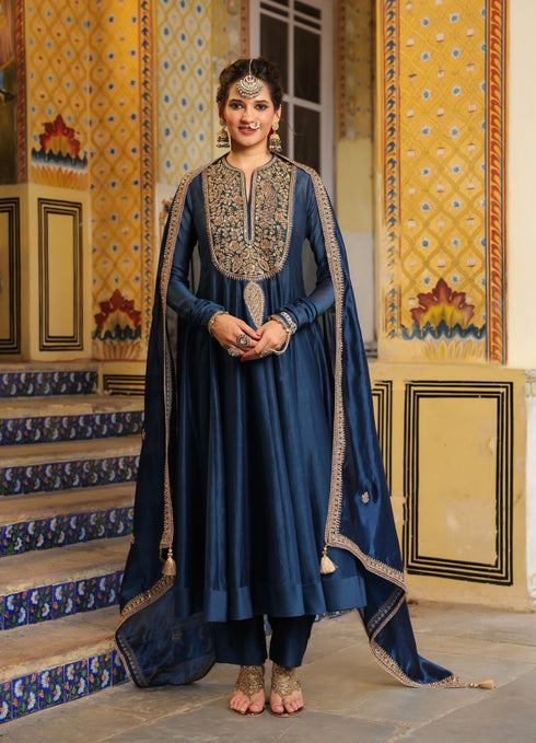 Ahista blue kalidaar set