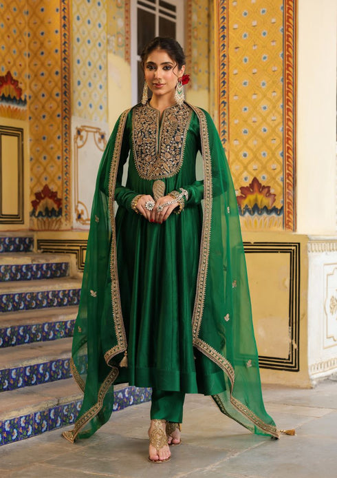Ahista green kalidaar set