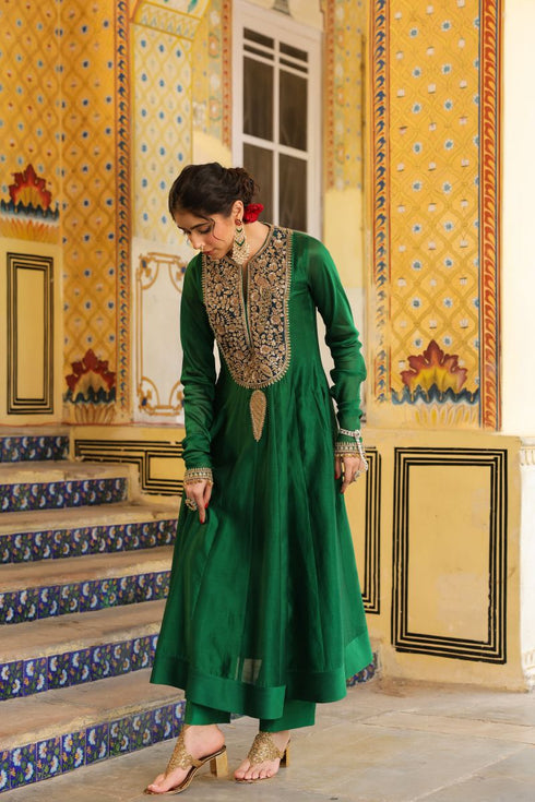 Ahista green kalidaar set