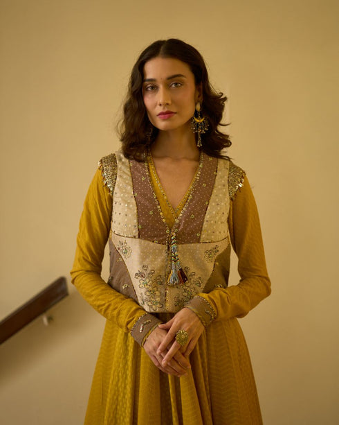 Alka basant yellow, grey and beige gilet
