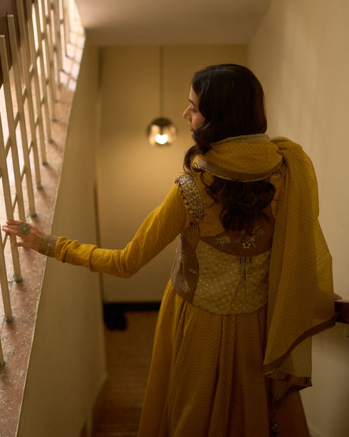 Alka basant yellow, grey and beige gilet