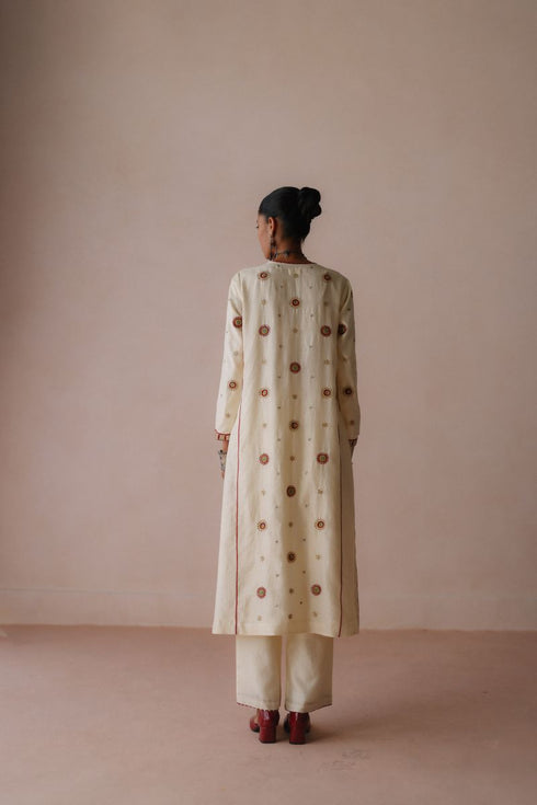 Ambi ivory kurta set