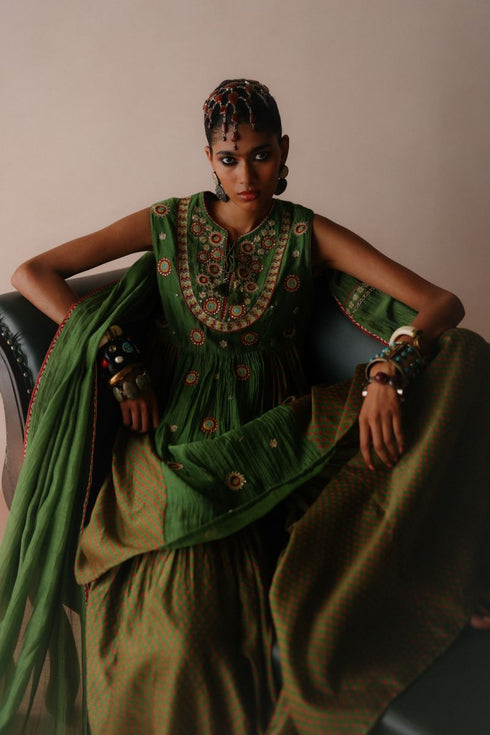 Ambi kairi sharara set