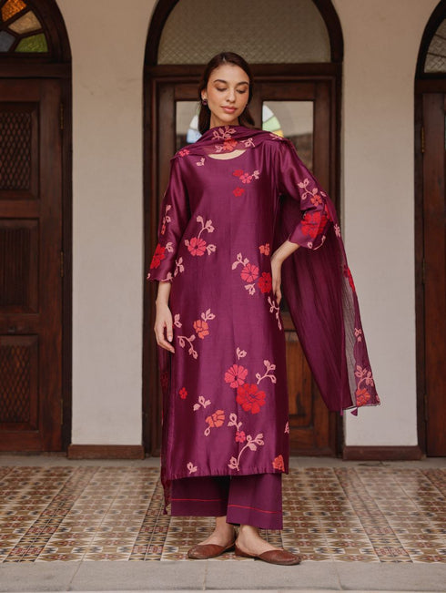 Amethyst applique floral kurta set