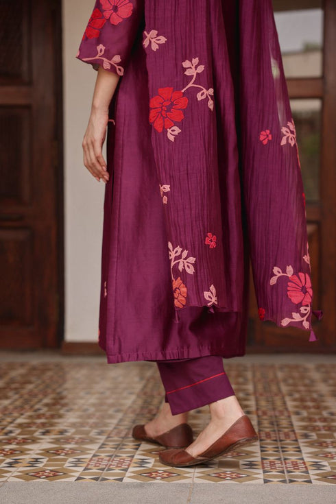 Amethyst applique floral kurta set
