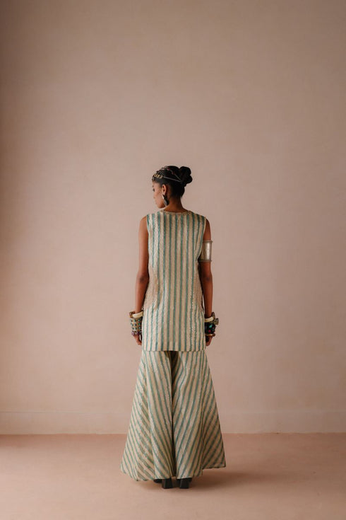 Ambi moon sharara set