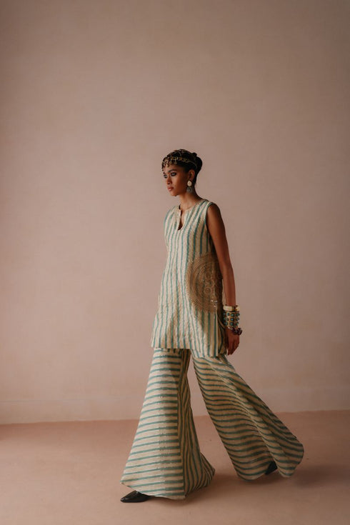 Ambi moon sharara set