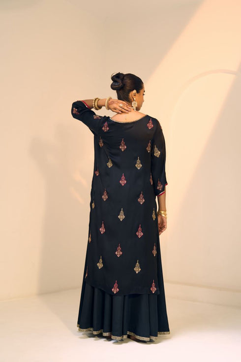 Black chavi kurta with pants