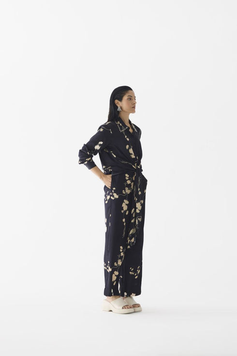 Black sakura crop top and pants