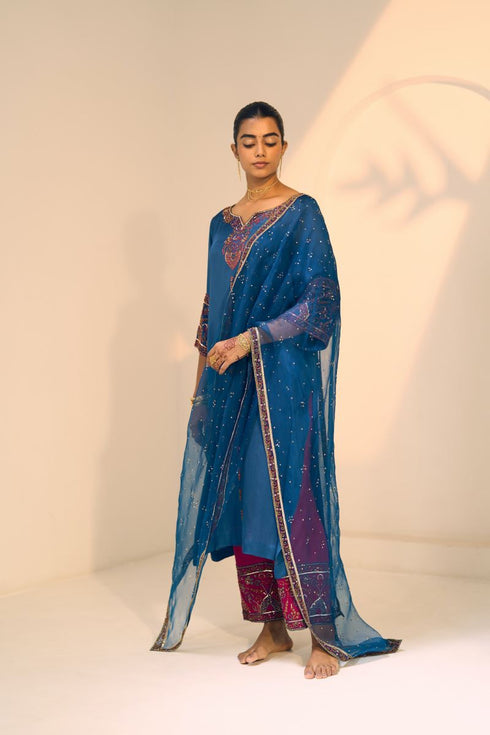 Blue taara dupatta