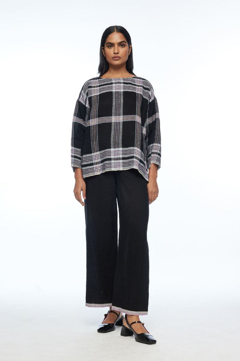 Caesia black boat neck boxy top