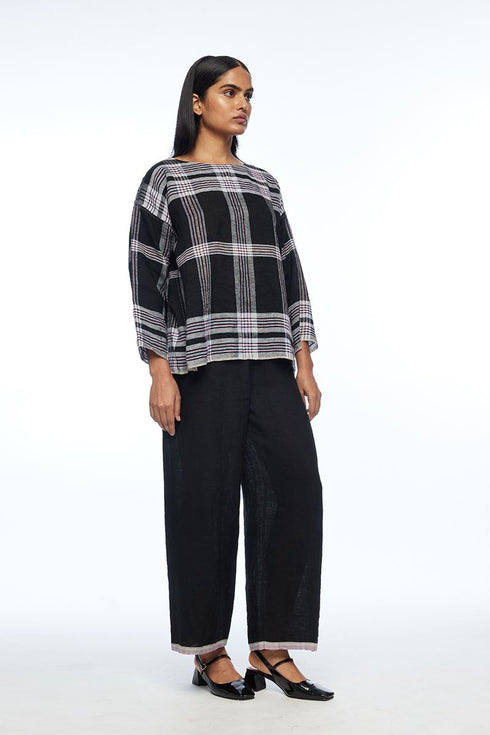 Caesia black boat neck boxy top