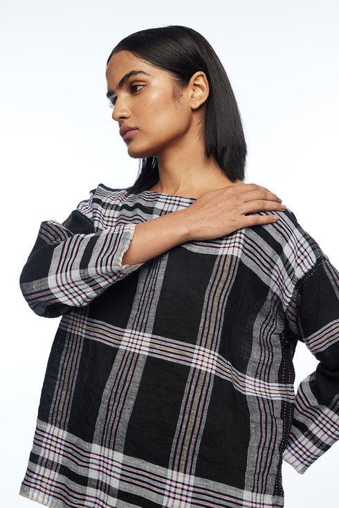 Caesia black boat neck boxy top