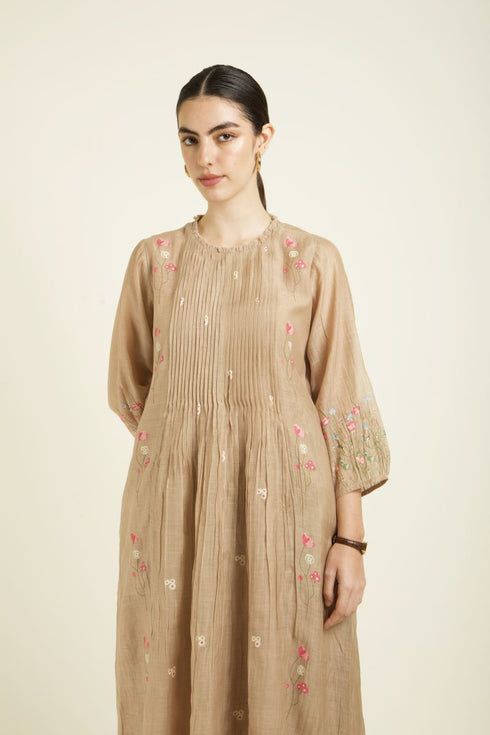 Celeste beige pleated tunic with straight pants