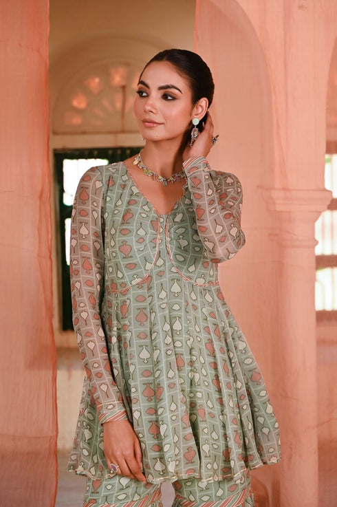 Chandpole green gharara set