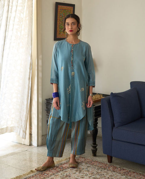 Chitra asman blue kurta