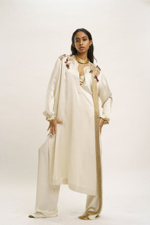 Cream kurta with trousers