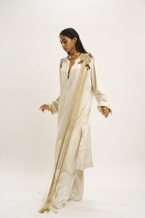 Cream kurta with trousers