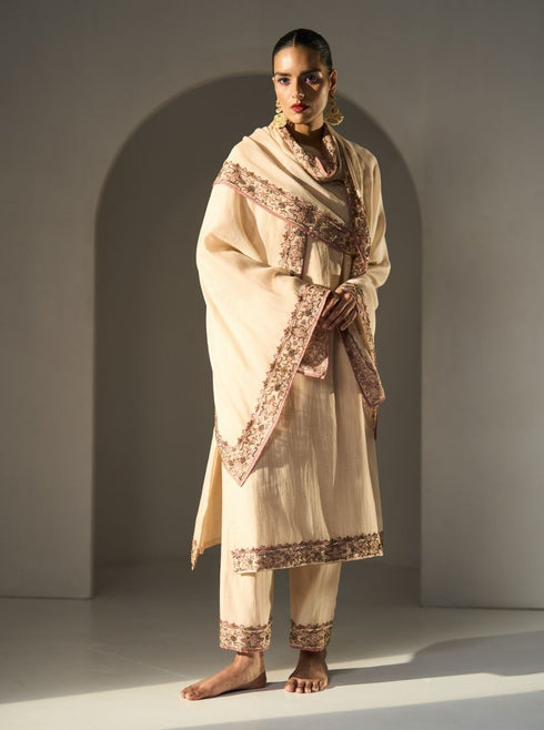 Cream pavit dupatta