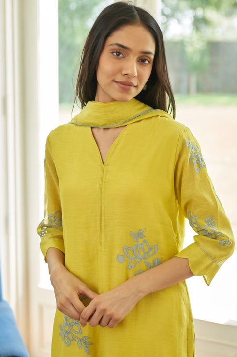 Daffodil applique floral kurta set