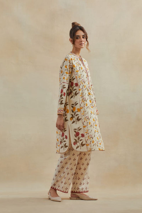 Dia beige and red short kurta with pants