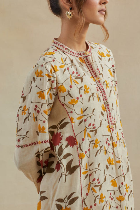Dia beige and red short kurta with pants