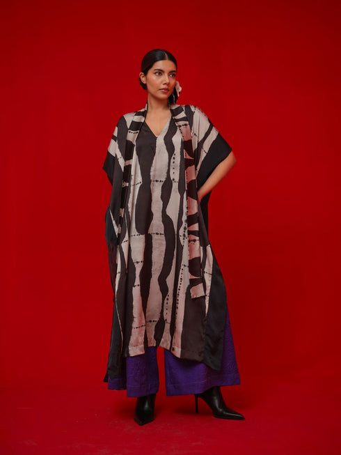Discover black and grey kaftan