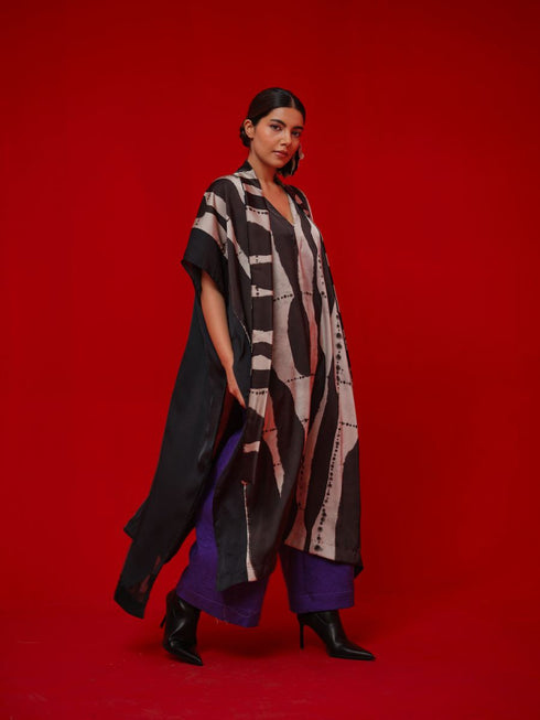 Discover black and grey kaftan