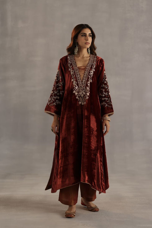 Durbaar minar garnet kurta set