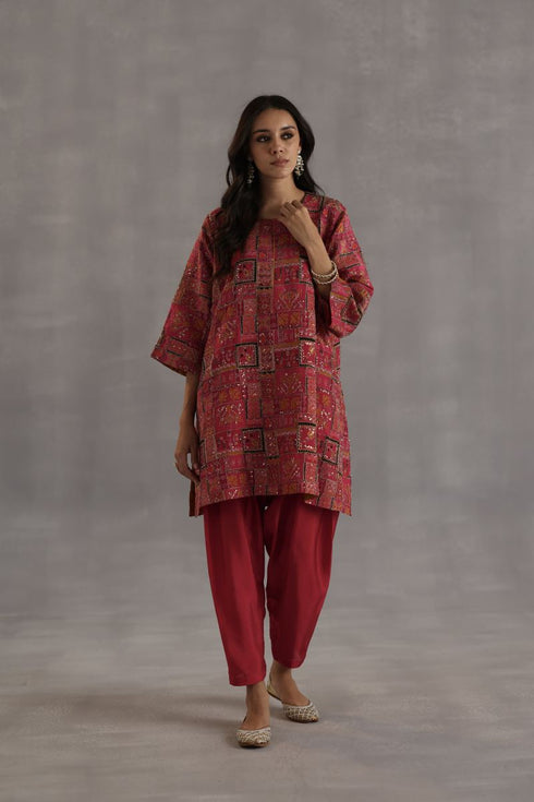 Durbaar raag magenta kurta set