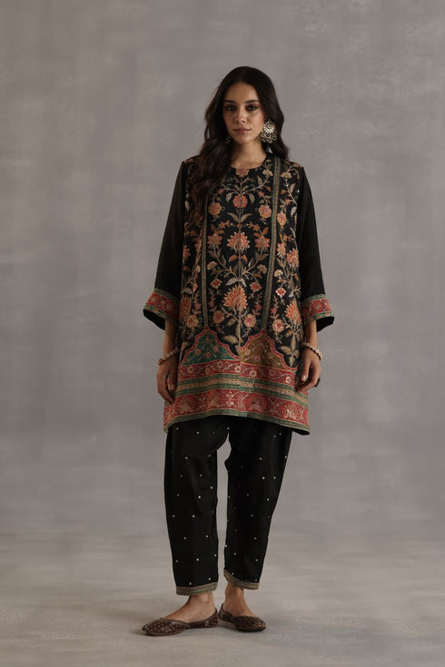 Durbaar yaman black kurta set