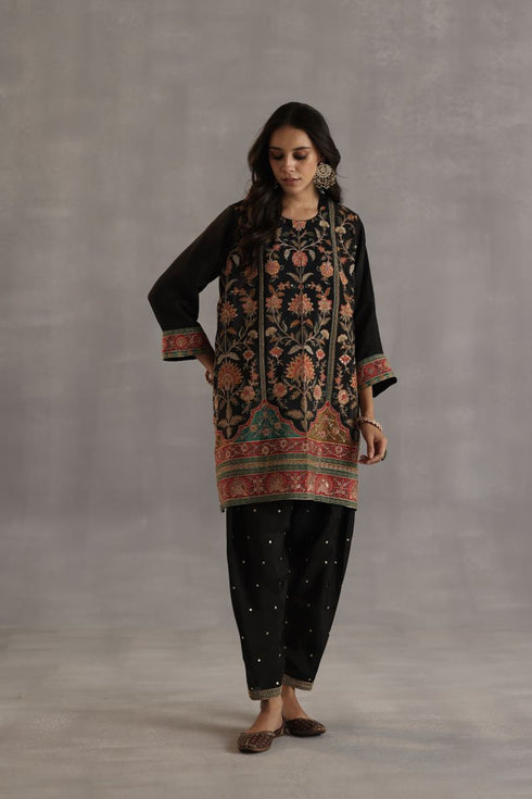Durbaar yaman black kurta set