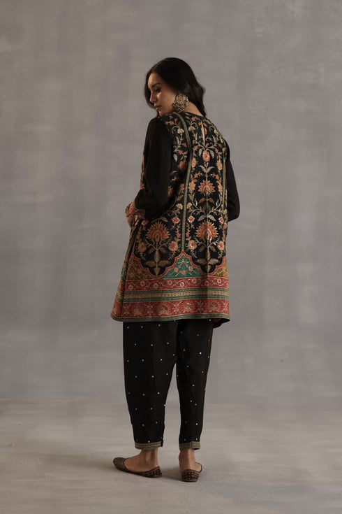 Durbaar yaman black kurta set