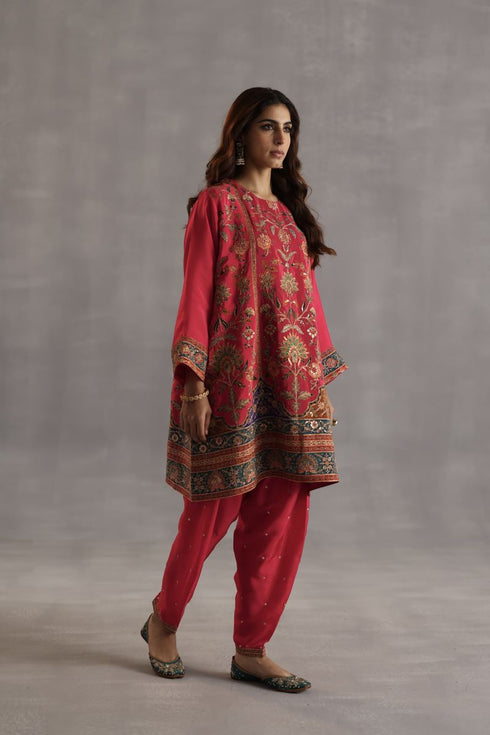 Durbaar yaman magenta kurta set