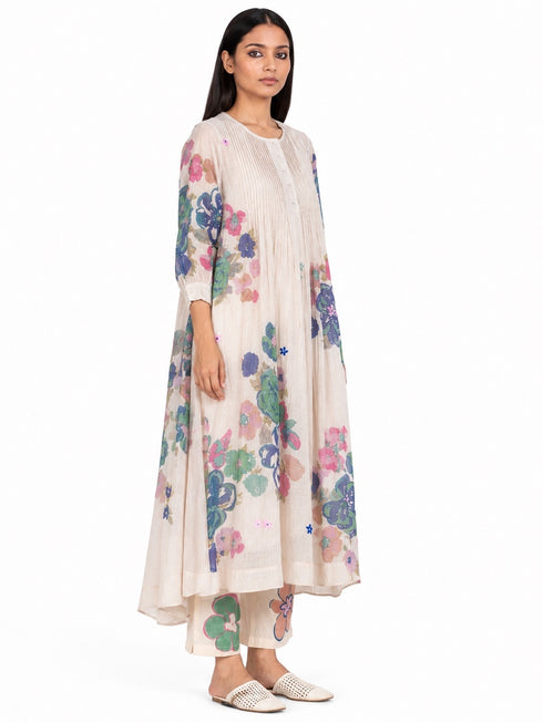 Beige floral print pleated dress