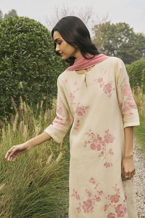 Ecru floral applique kurta set