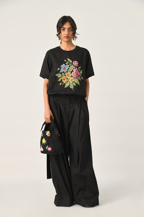 Ekstase black embroidered top