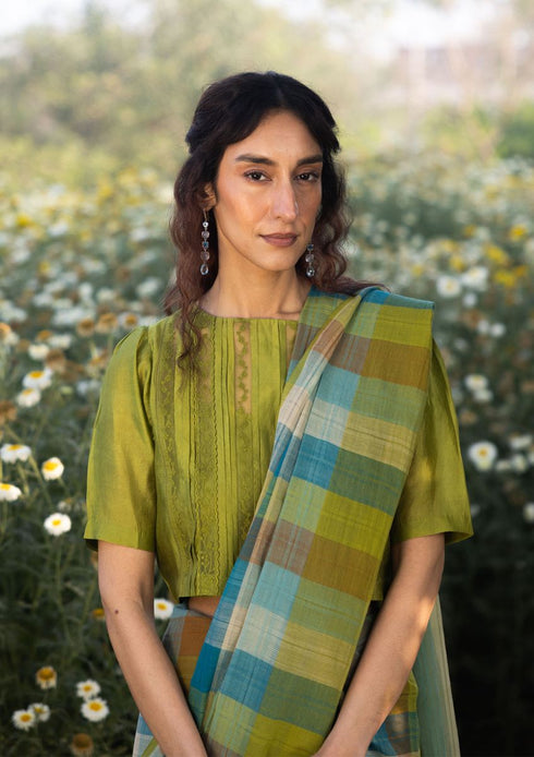 Entwined checkered sari