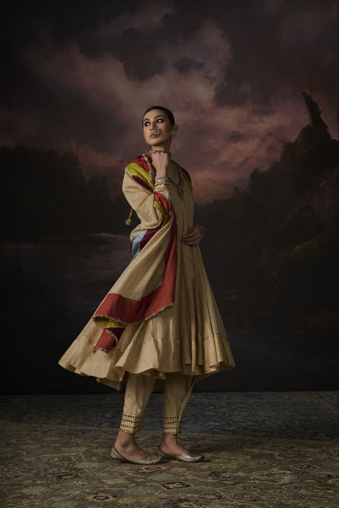 Firdaus daania kurta